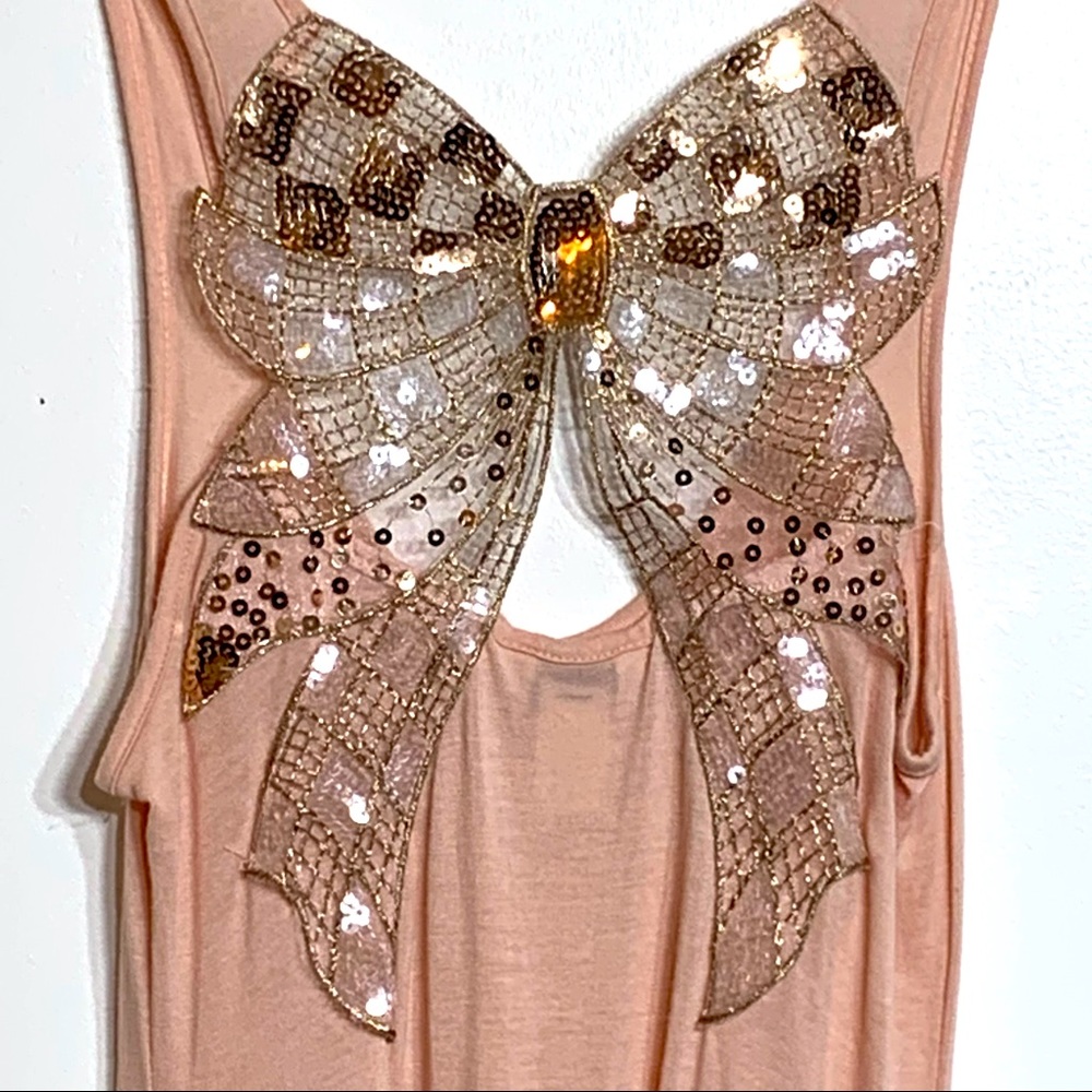EUC Kirra pink tank w/ gold sequin embroidery bow